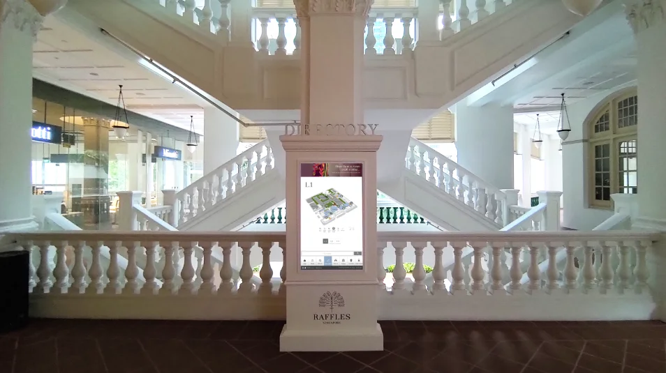 elTOV digital signage and wayfinding deployment in a hotel environment
